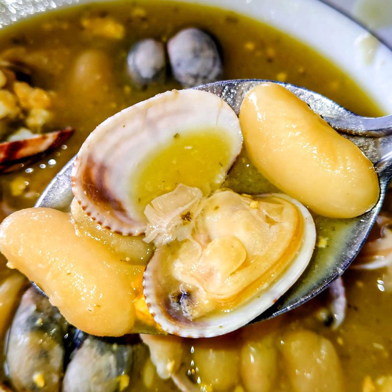 Vaqueira--fabas-fabada-cuchara